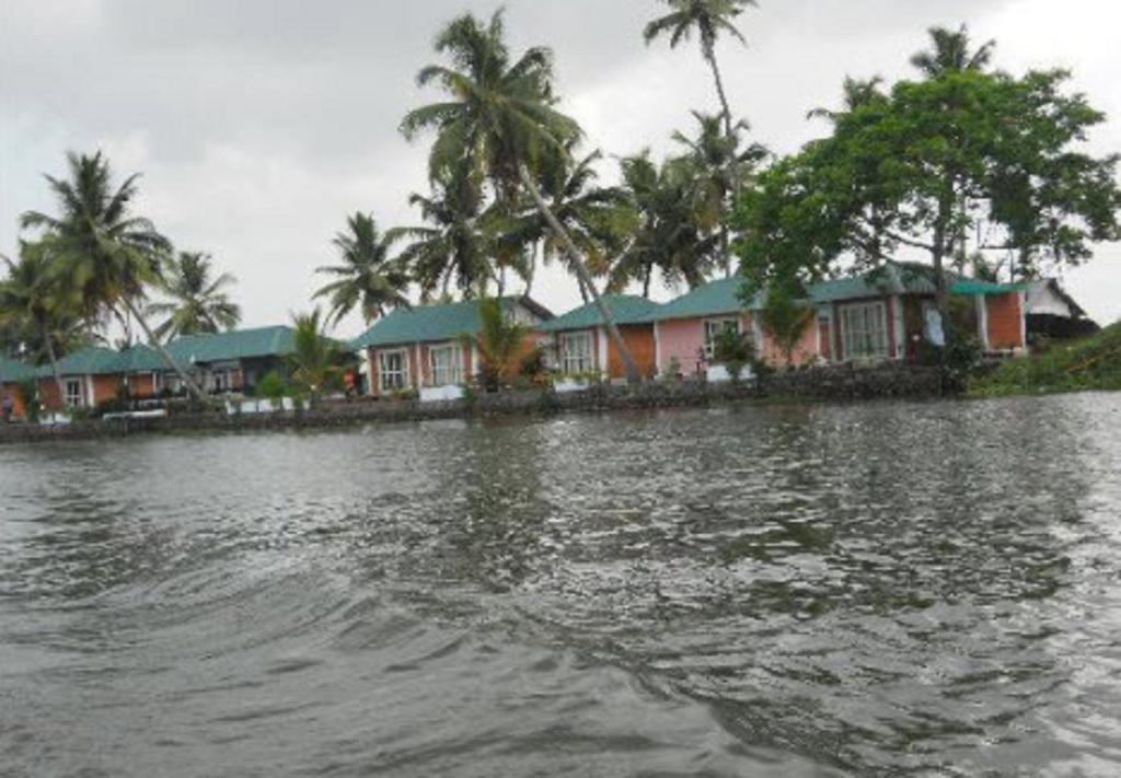 Riverine Resort Alappuzha Exterior foto