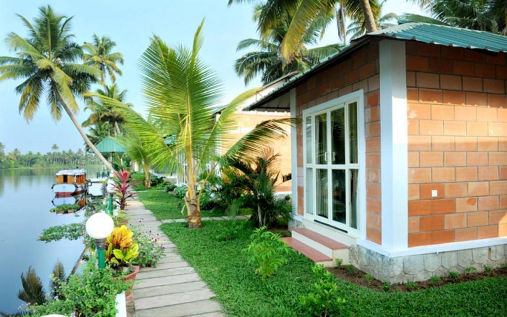 Riverine Resort Alappuzha Exterior foto